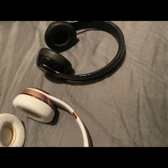 Beats solo&Beats solo 3…65$ Only black available - Picture 3 of 3
